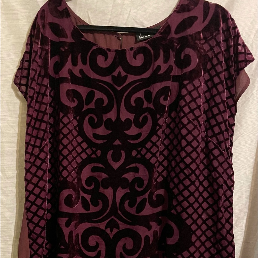 Lane Bryant velvet burnout top. Rayon/poly. 2X